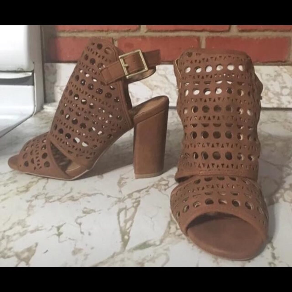 Qupid sandals size 6